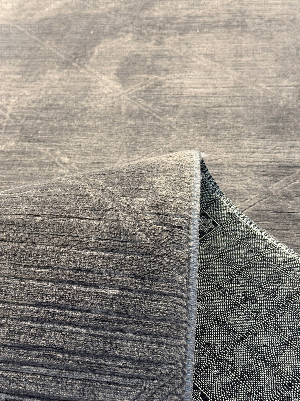 Bambu Antrasit Geometrik Desenli Kaymaz Taban Halı - Özel Ölçü Kesme Yolluk