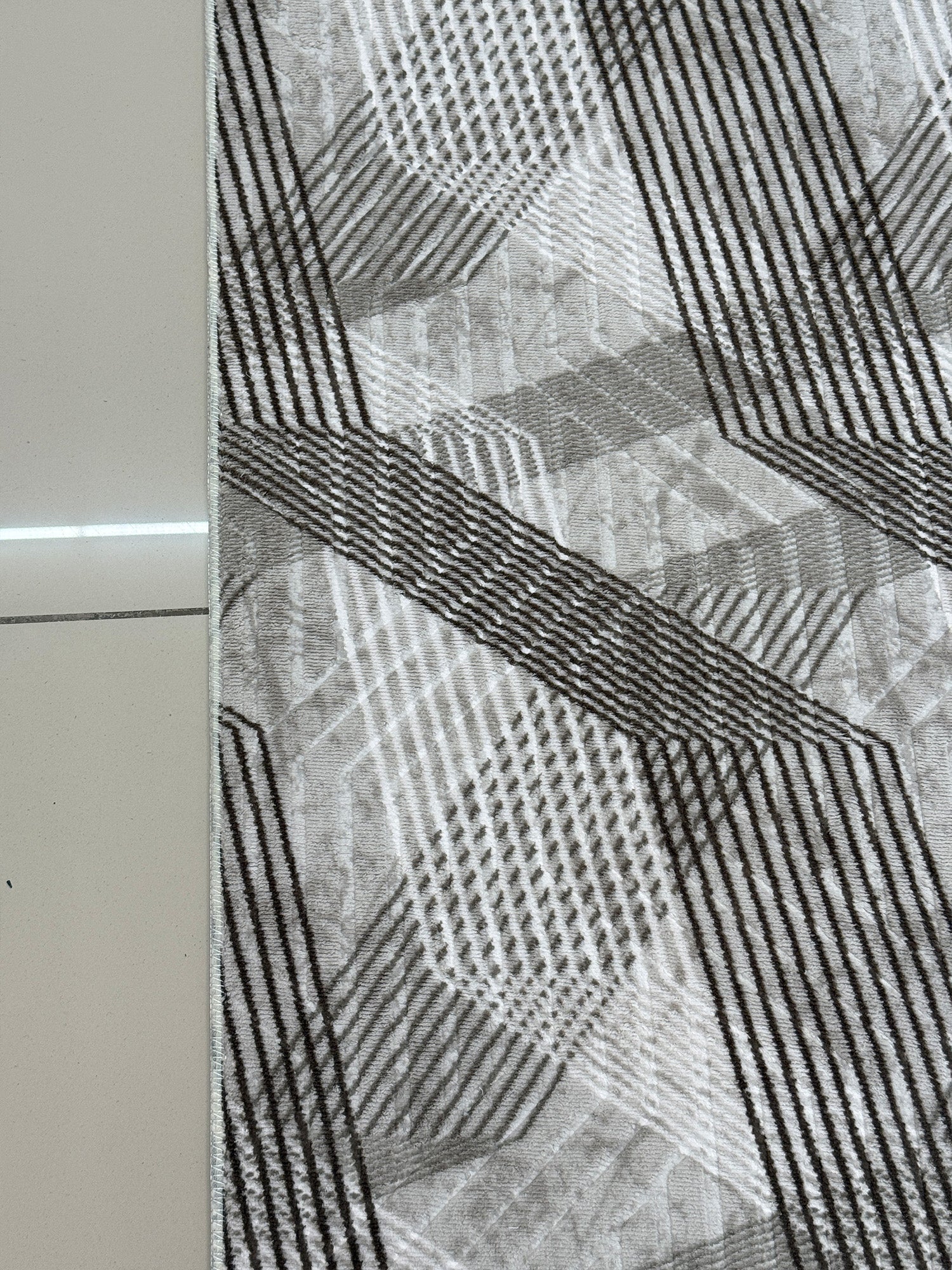 Geometrik Desenli Antrasit Gri Halı - 4 m² (160x230 cm) Salon ve Oturma Odası Halısı