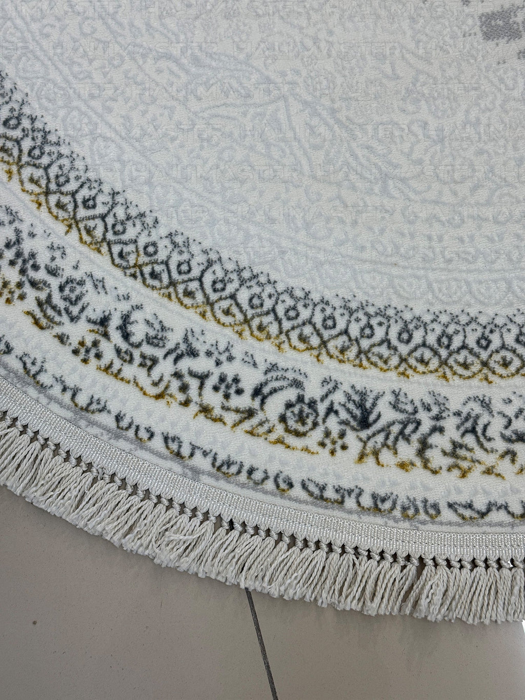 Oval Saçaklı Klasik Desenli Halı - Beyaz Gri ve Gold  Eskitme Detaylı Salon Halısı