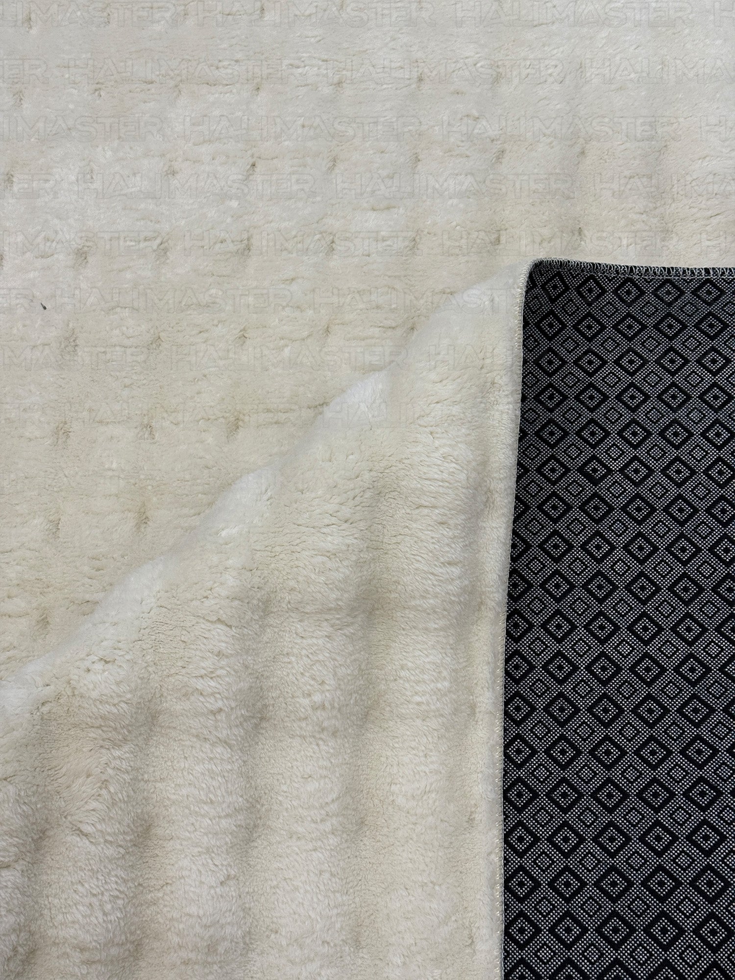 Krem Tavşan Tüyü Peluş Halı - Özel Ölçü Kaymaz Tabanlı 3D Kabartmalı Kesme Halı