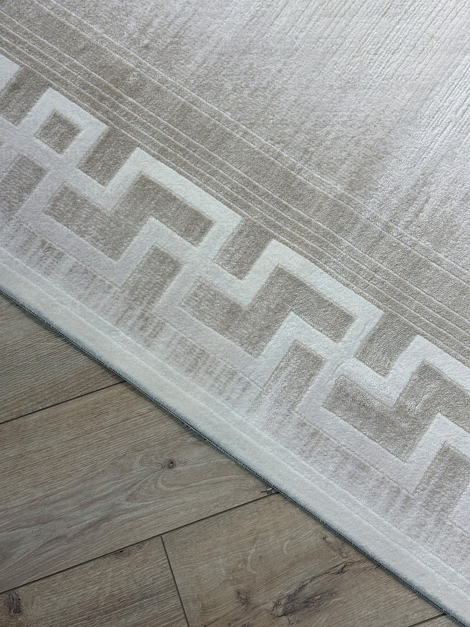 Kumru Grek Desenli Modern Halı - Eskitme Geçişli Kahve ve Krem Özel Ölçü Halı
