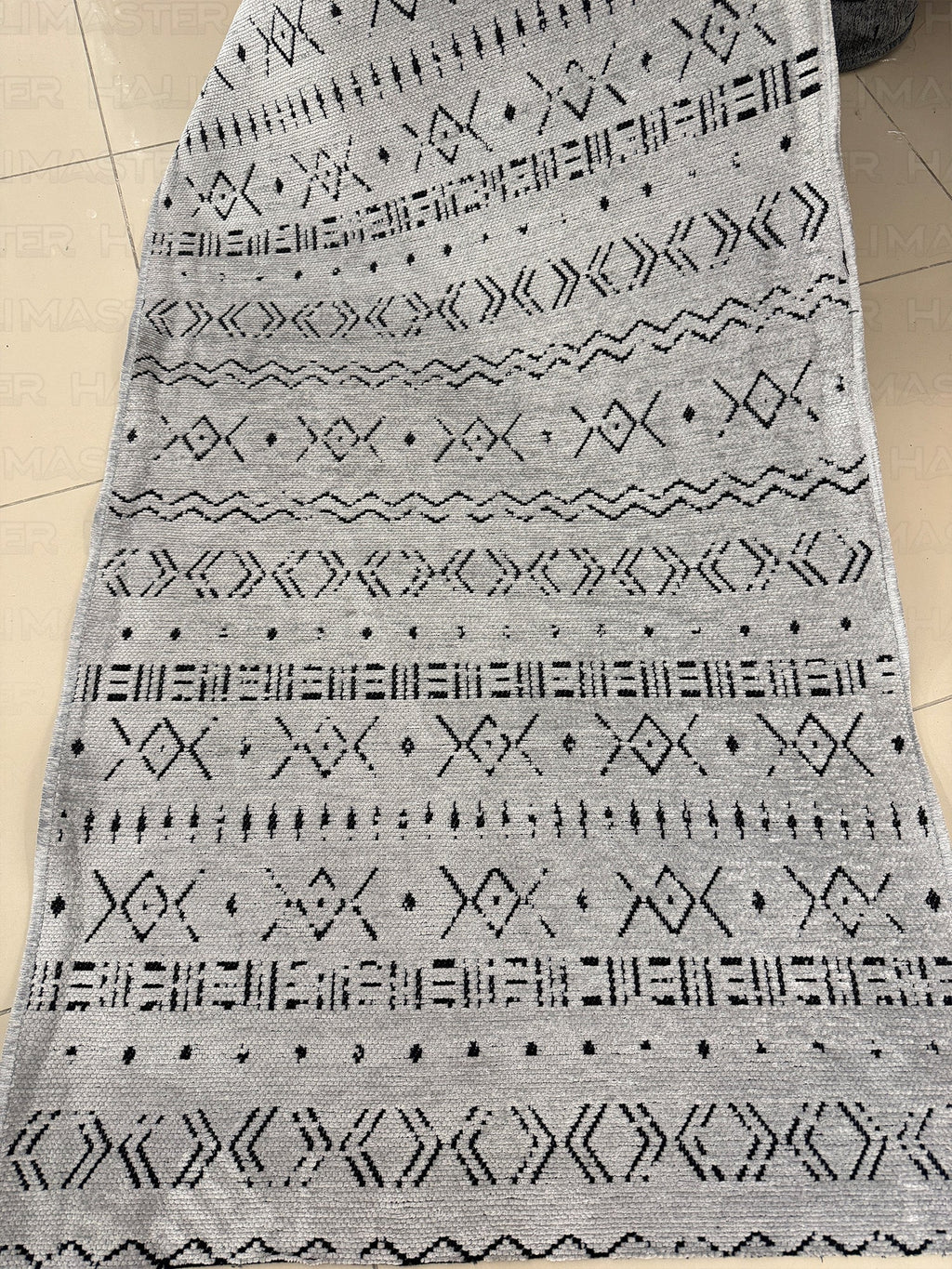 Kilim Etnik Desenli Gri Siyah Modern Halı & Yolluk - Özel Ölçü Seçeneği