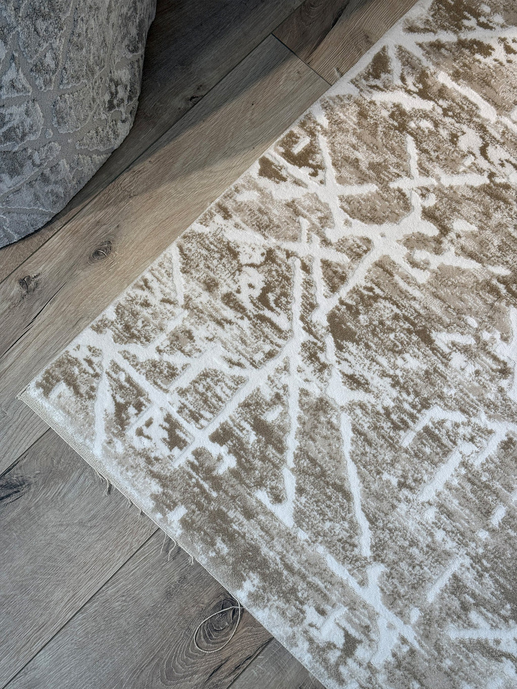 Akrilik Soyut Çizgi Desenli Modern Halı – Bej Ton, Özel Ölçü