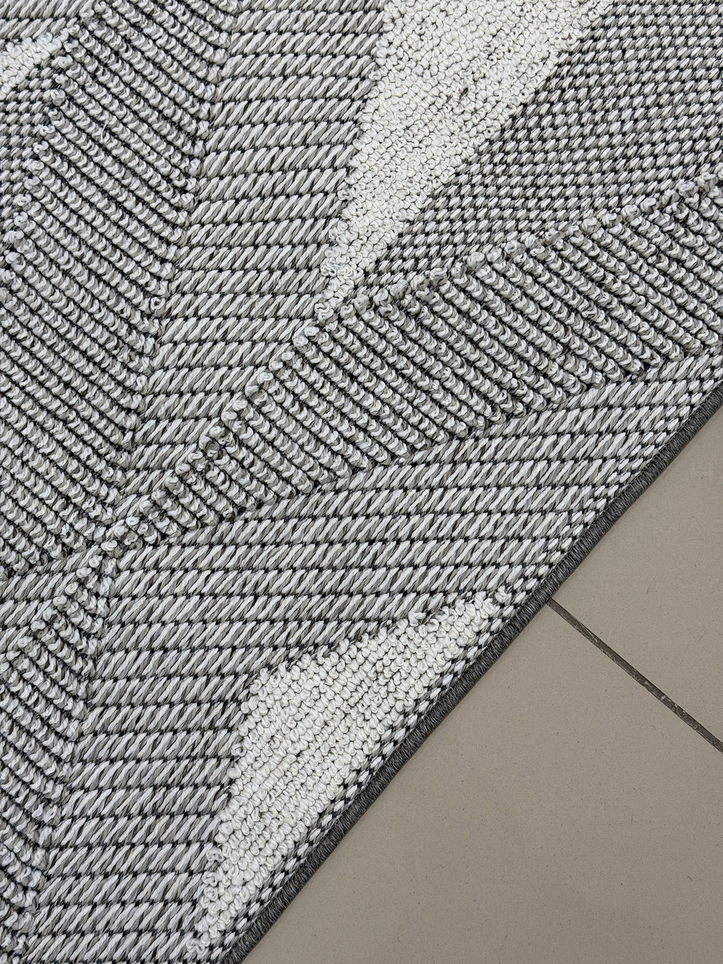 İskandinav Tarzı Baklava Desenli Gri Halı 4m² (160x230 cm)