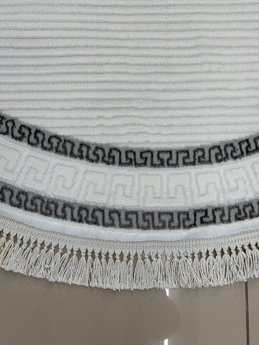 Beyaz Oval Grek Desenli Modern Halı - Püsküllü Antre ve Salon Halısı