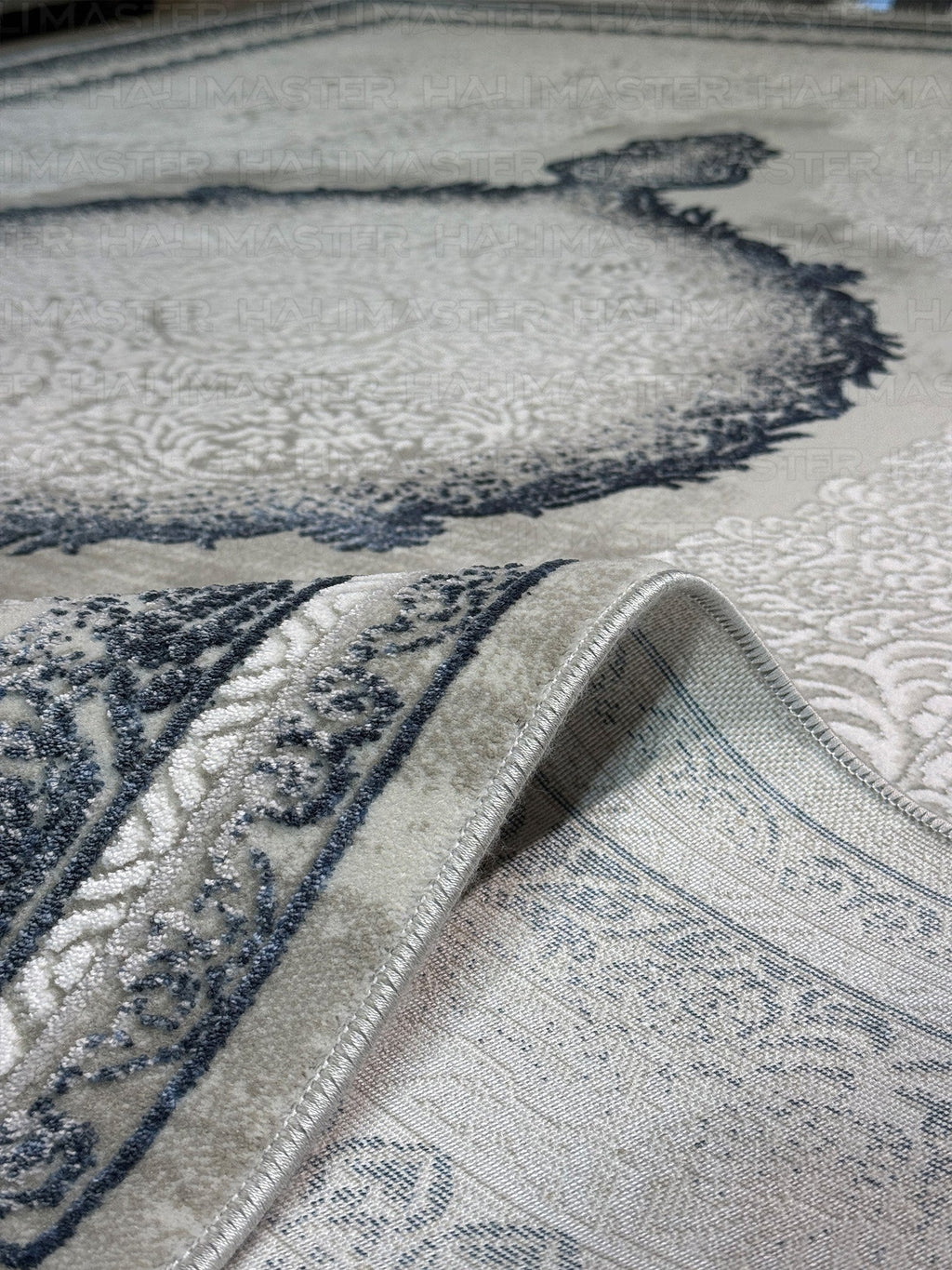Gri ve Beyaz Renkli Klasik Madalyon Desenli Modern Salon Halısı