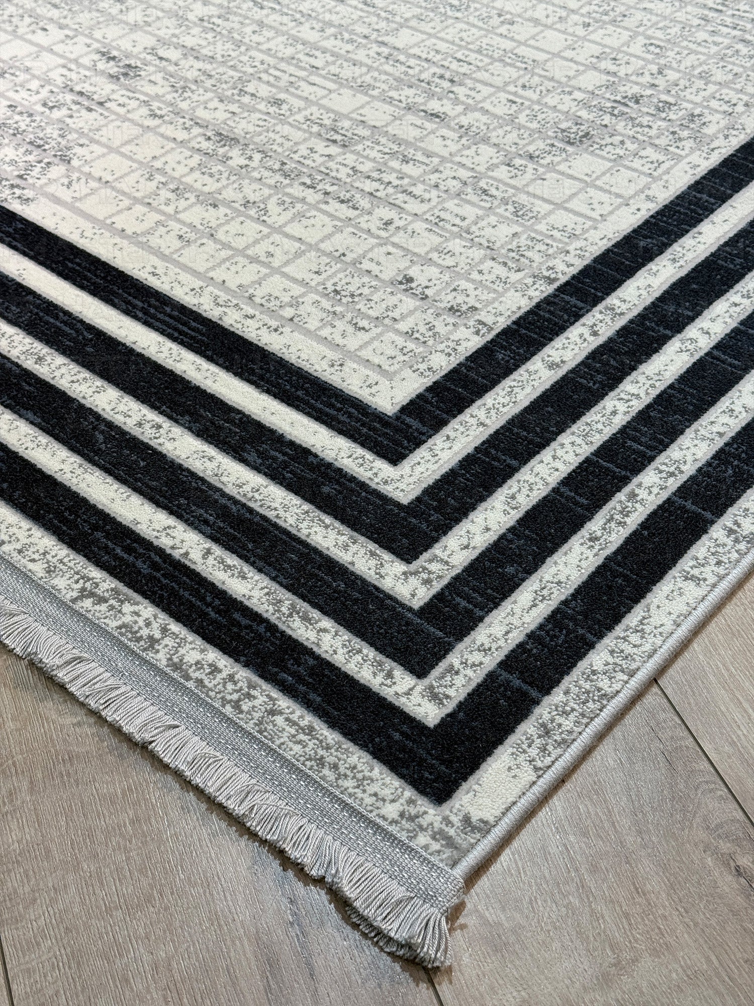 Modern Geometrik Desenli Gri Lacivert Salon Halısı - Püsküllü & Eskitme Görünümlü
