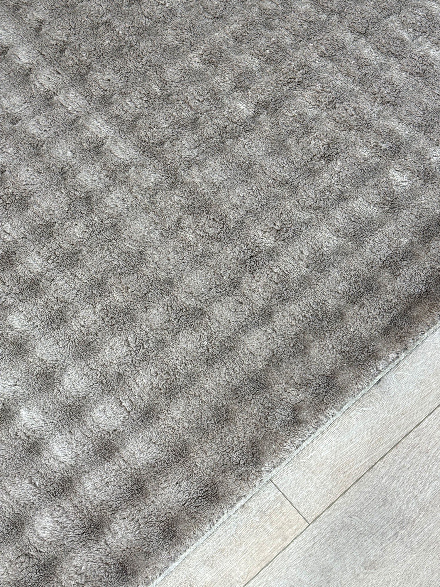 Kahve Tavşan Tüyü Peluş Halı - Özel Ölçü Kaymaz Tabanlı 3D Kabartmalı Kesme Halı
