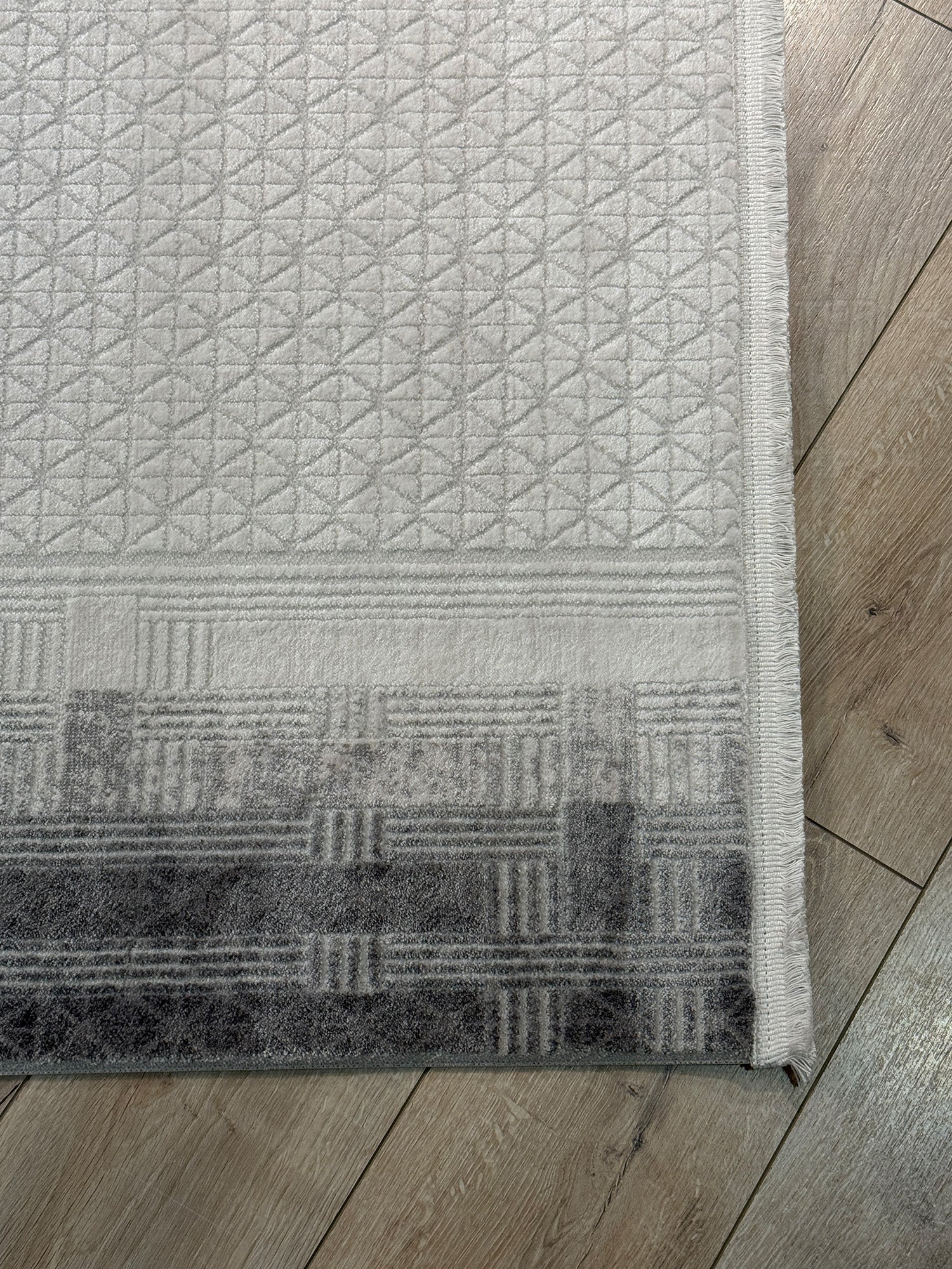 Kumru Antrasit Gri Kenar  Modern Kabartma Desenli Özel Ölçü Kesme Halı
