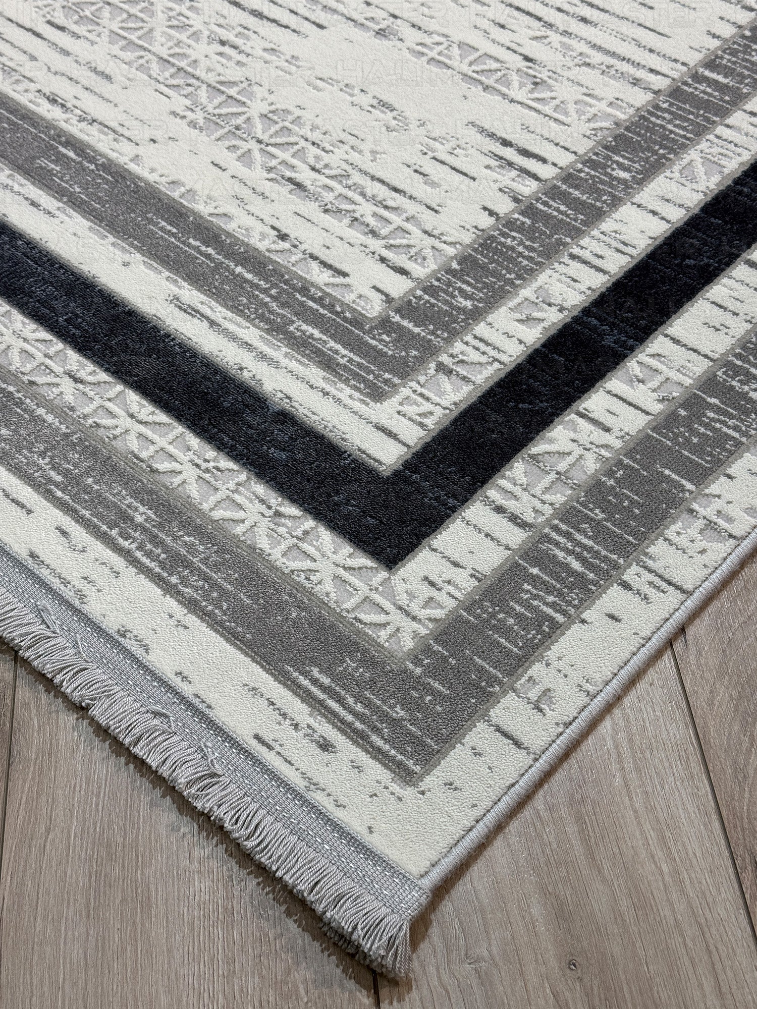 Minimalist Çerçeve Tasarımlı Dokulu Gri Antrasit Modern Halı
