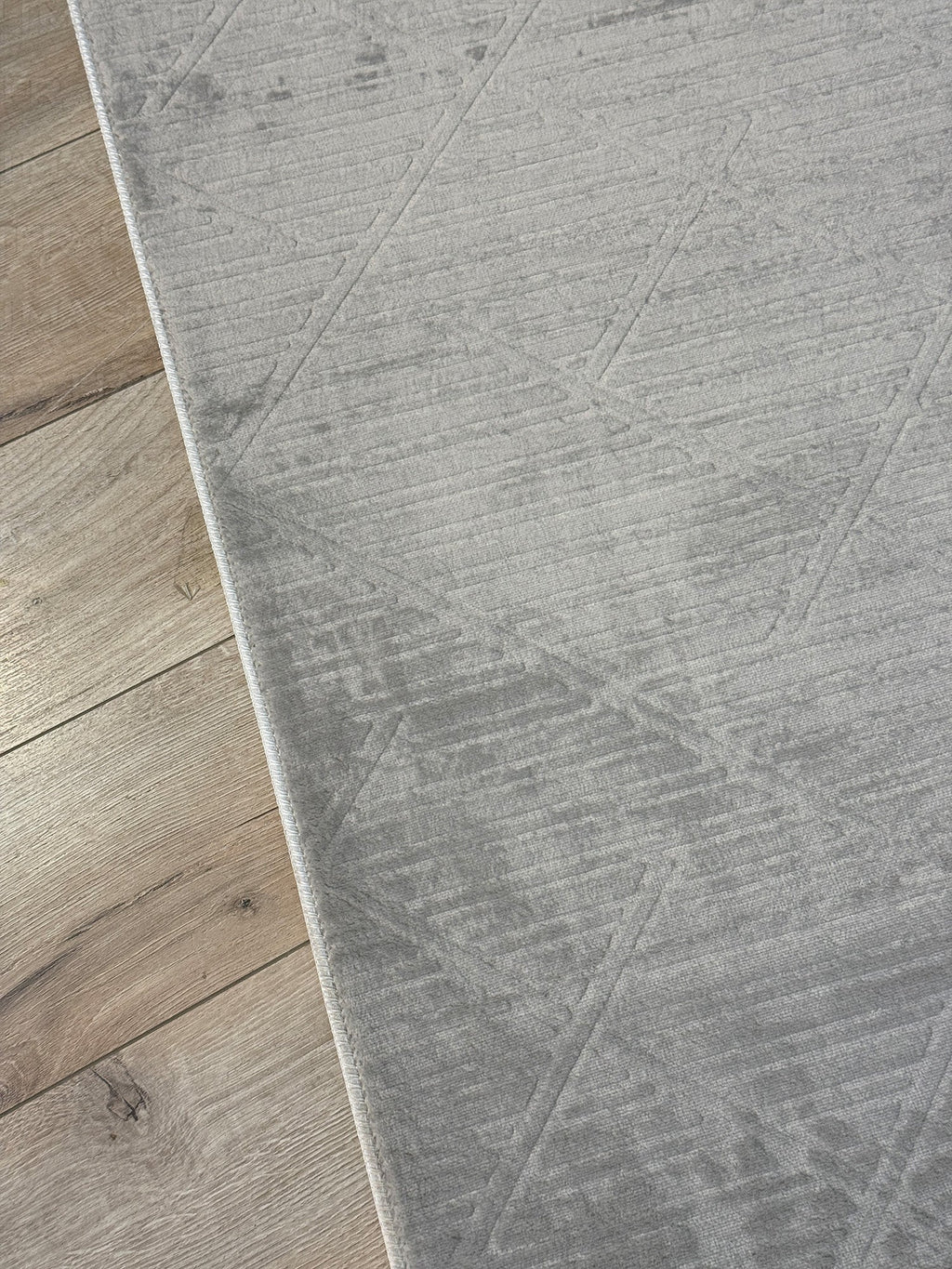 Bambu Gri Modern Geometrik Kaymaz Taban Özel Ölçü Kesilebilir Halı Yolluk