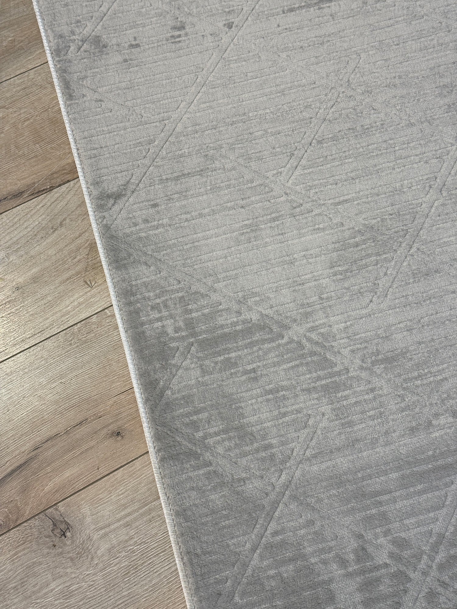 Bambu Gri Modern Geometrik Kaymaz Taban Özel Ölçü Kesilebilir Halı Yolluk