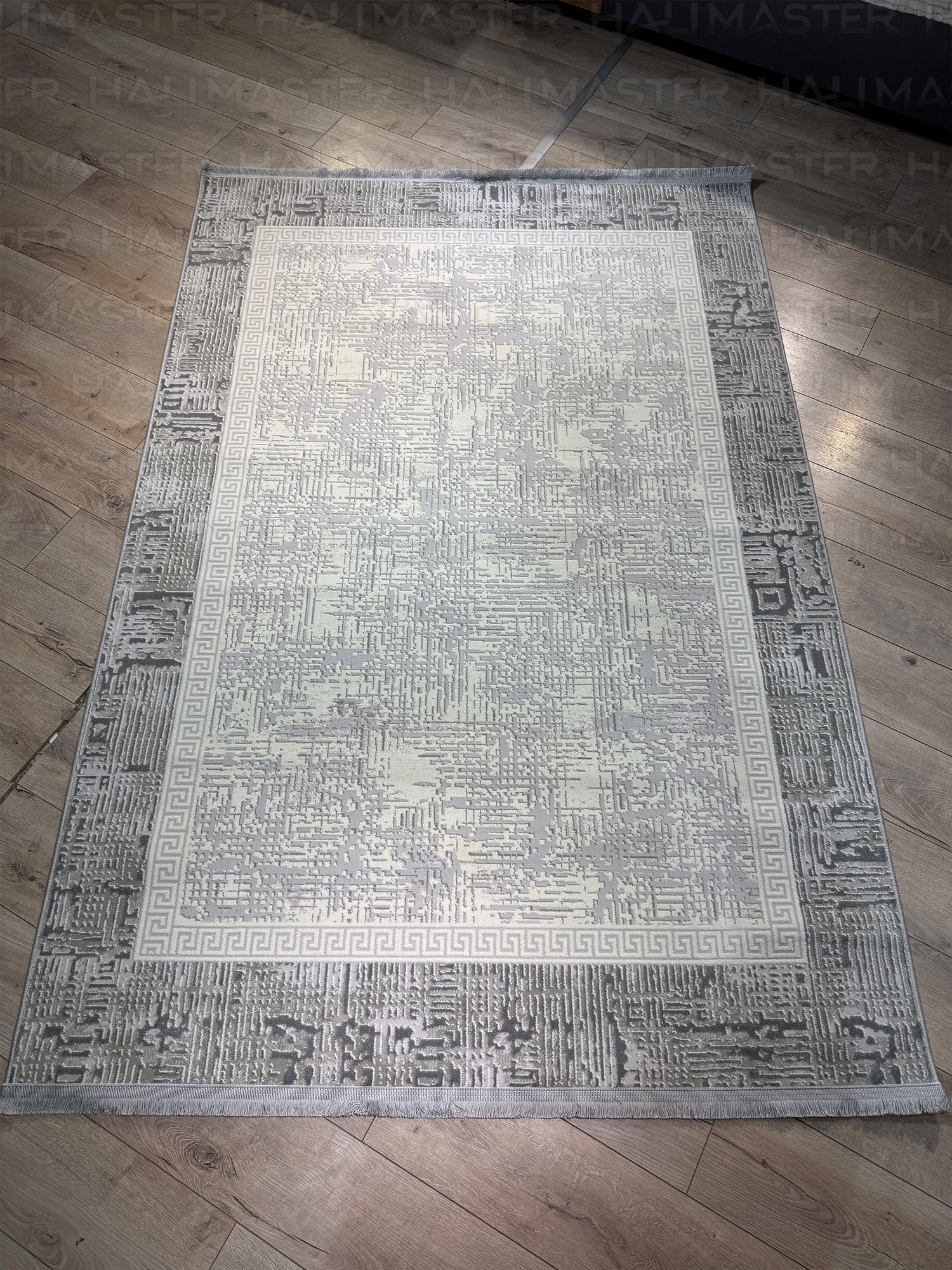 Gri Gümüş Greks Desenli Modern Salon Halısı - Saçaklı Eskitme Desen Lüks Halı