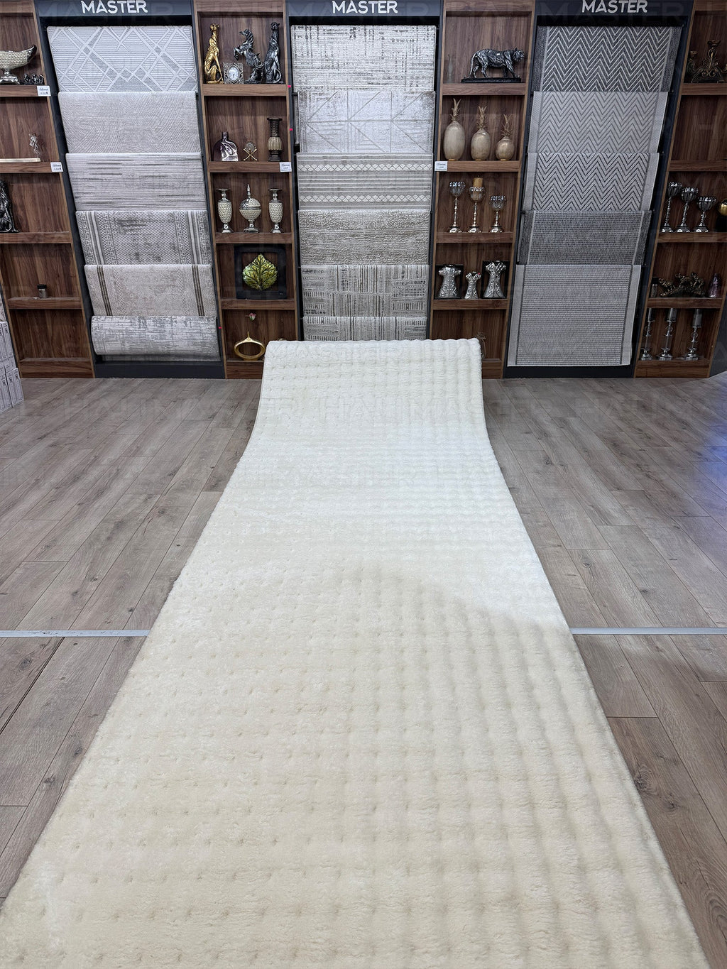Krem Tavşan Tüyü Peluş Halı - Özel Ölçü Kaymaz Tabanlı 3D Kabartmalı Kesme Halı