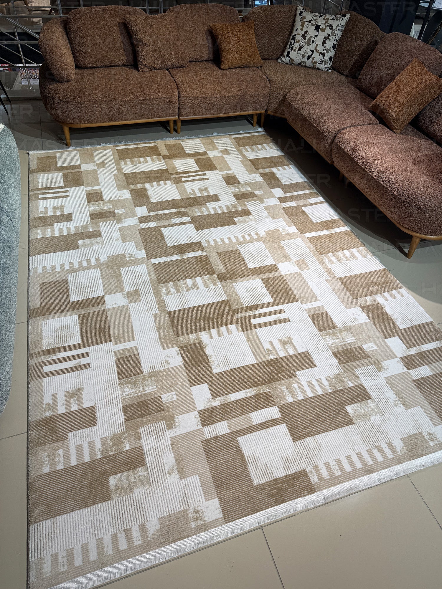 Modern Geometrik Desenli Salon Halısı - Bej ve Kahve Tonları