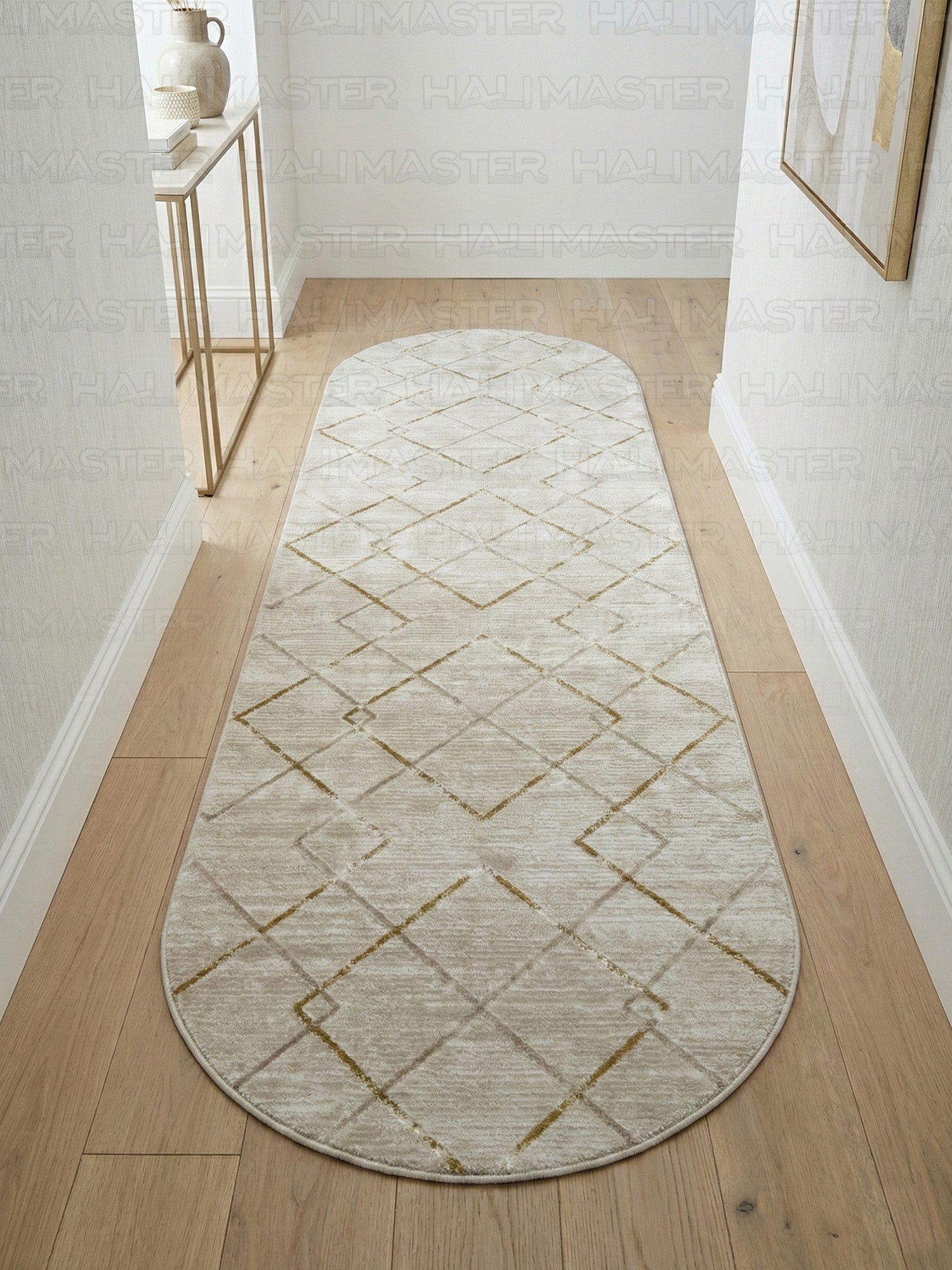Akrilik Özel Ölçü Modern Geometrik Krem Halı – Altın Çizgi Desenli Minimal Salon & Koridor Halısı