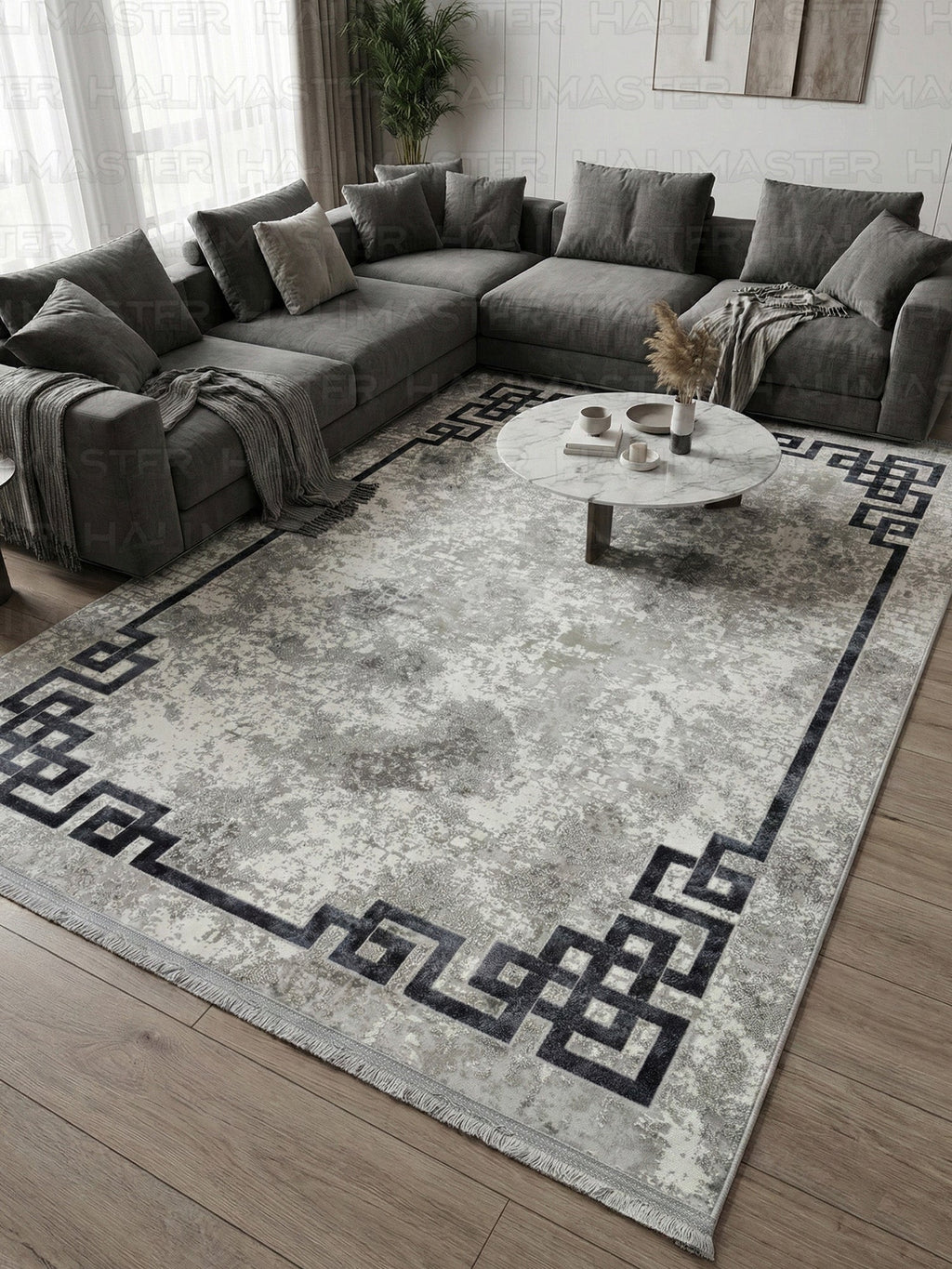 Modern Gri Eskitme Desenli Salon Halısı - Geometrik Bordürlü Şık Tasarım