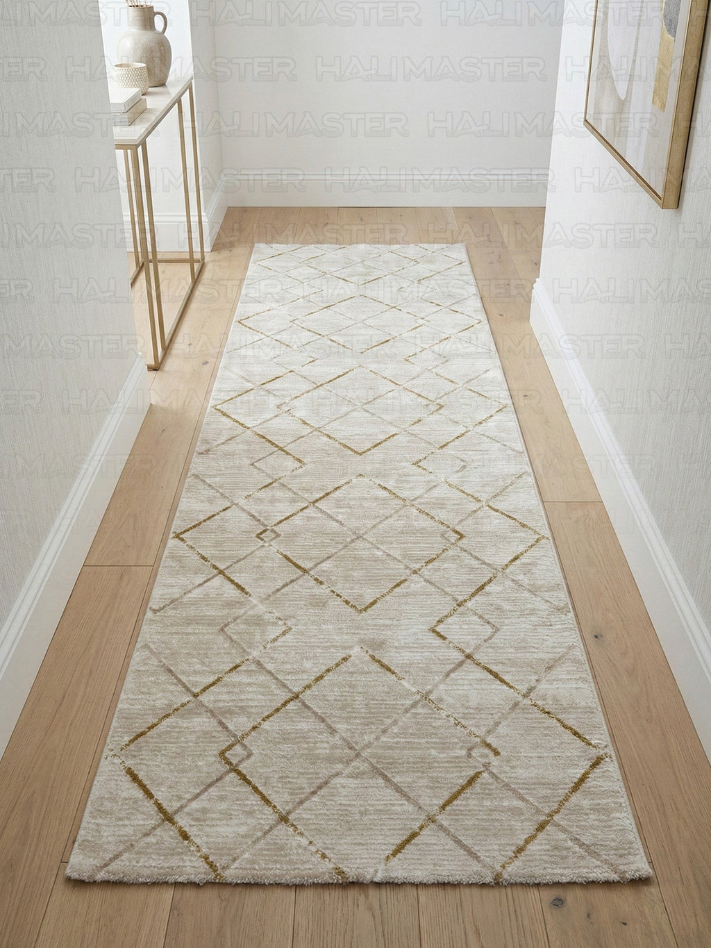 Akrilik Özel Ölçü Modern Geometrik Krem Halı – Altın Çizgi Desenli Minimal Salon & Koridor Halısı